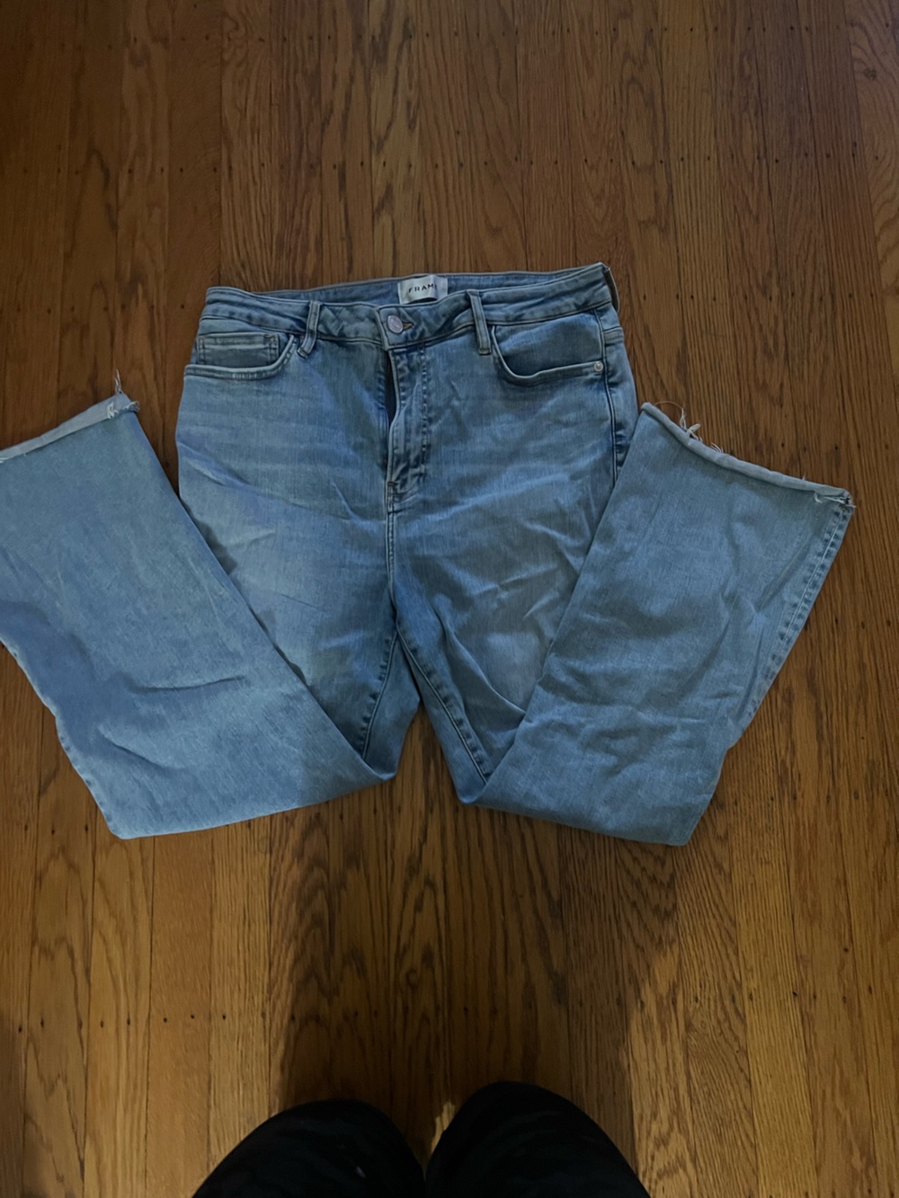 Frame Denim Light Blue Cropped Jeans